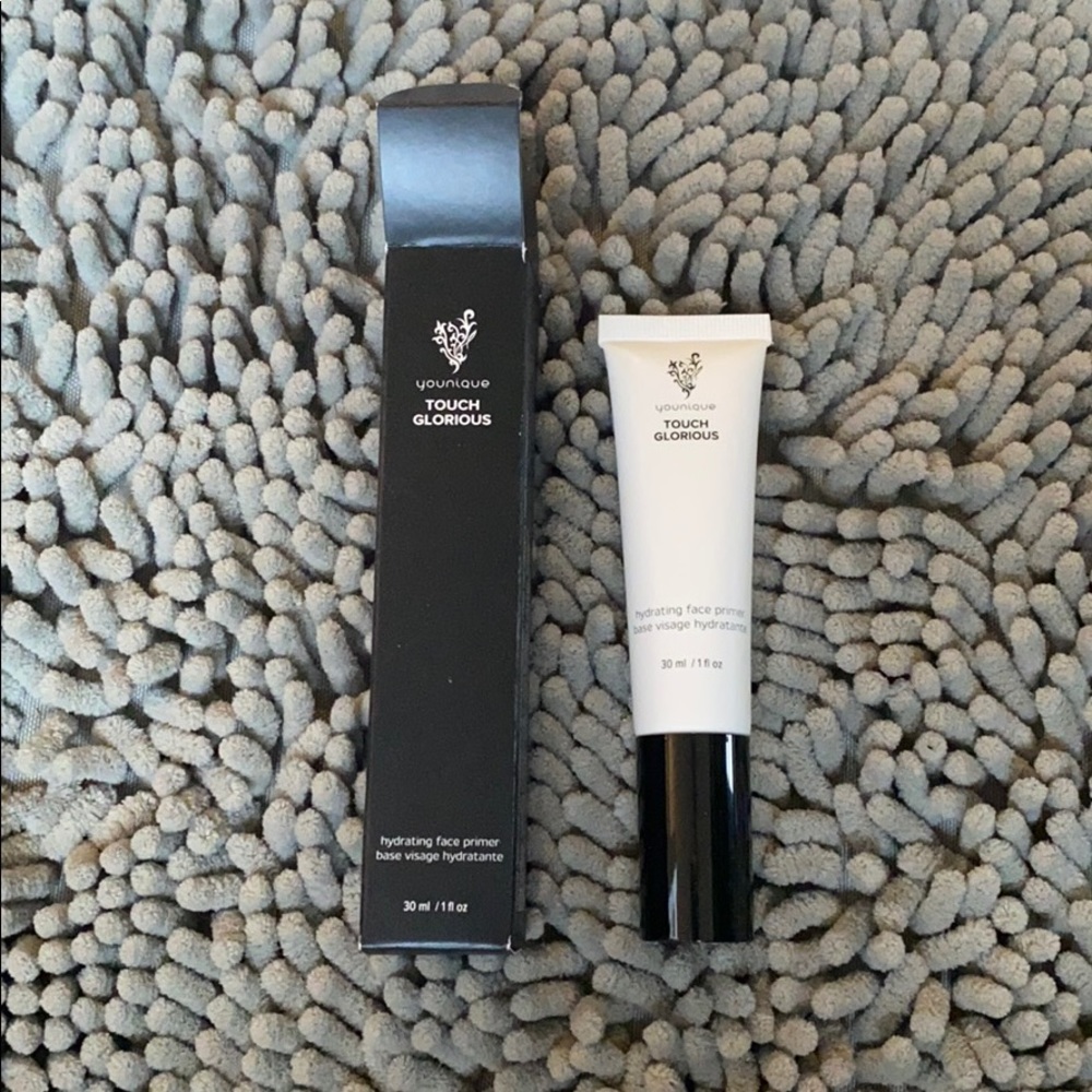 Younique Touch Glorious hydrating face primer